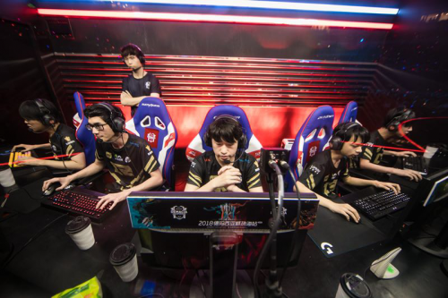 雄鹿替补席 雄鹿替补席