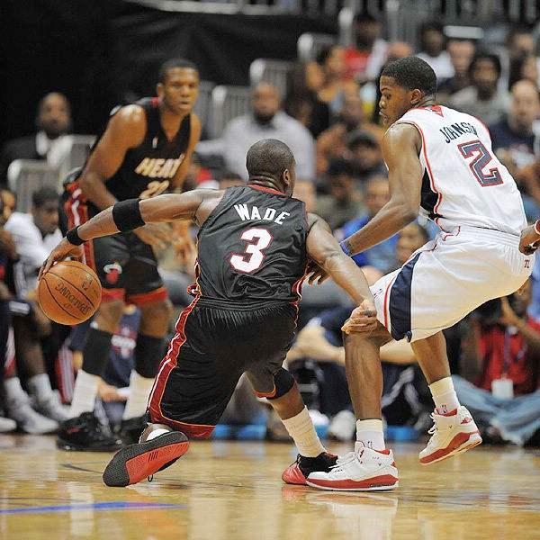 买乌郎：代表国家队踢世界杯是终极梦想，没想到国足氛围特别好.