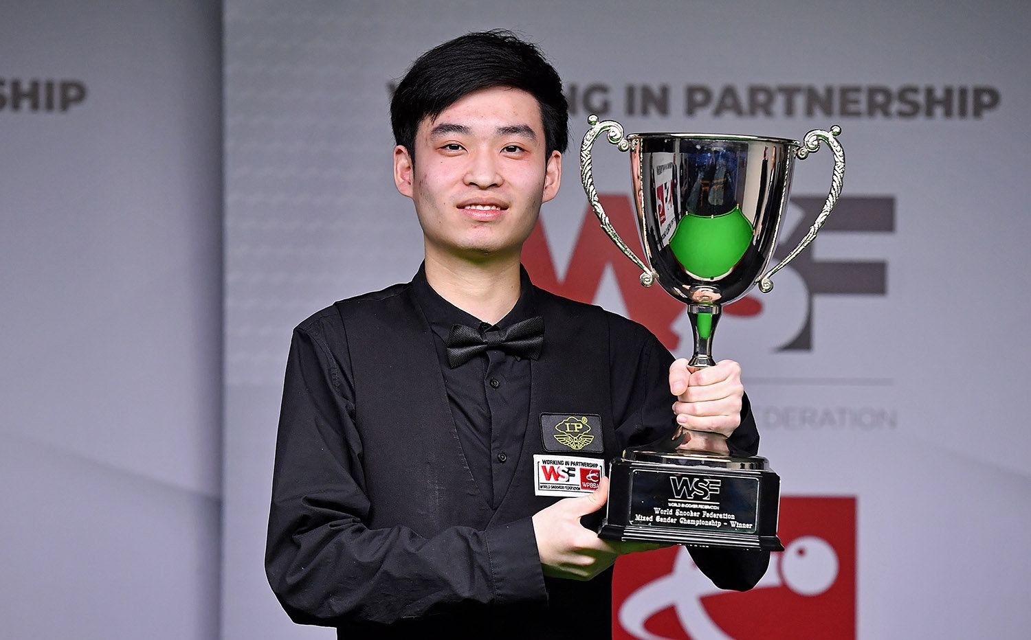 于一名球员 于一名球员